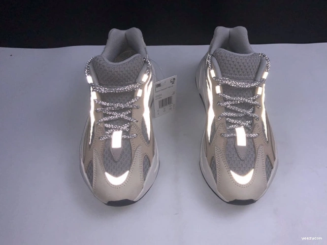 Yeezy Cream 700 Adidas GY7924 V2 Cream Boost 1012
